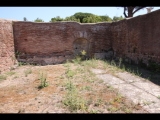 00914 ostia - regio ii - insula iv - terme di nettuno (ii,iv,2) - raum 8 - tepidarium - bli ri osten - 06-2022.jpg